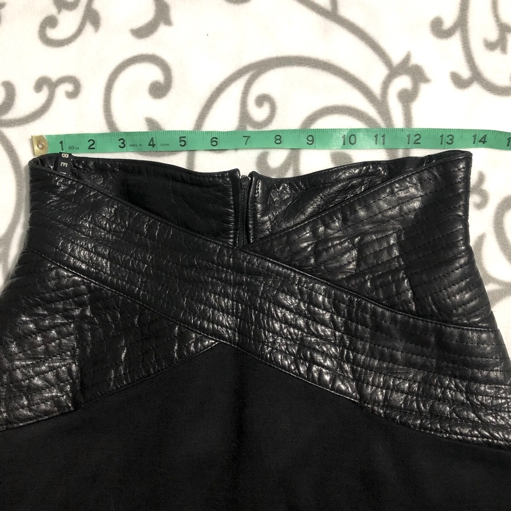 High-Waisted Vintage Pencil Skirt - Picture 4 of 7